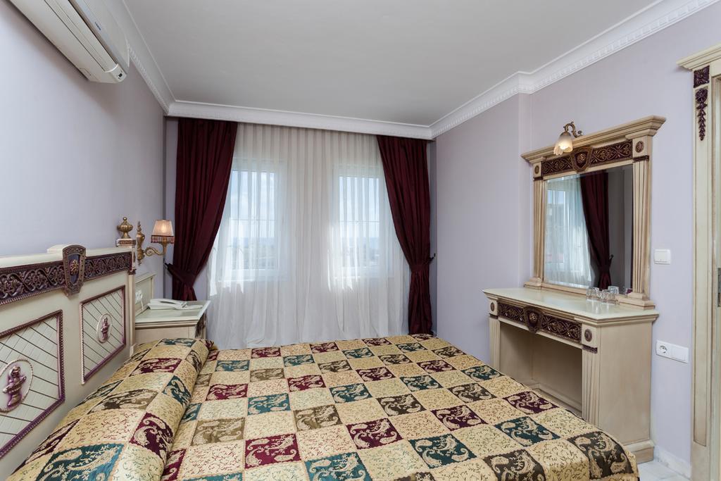 Acg Palace Hotel